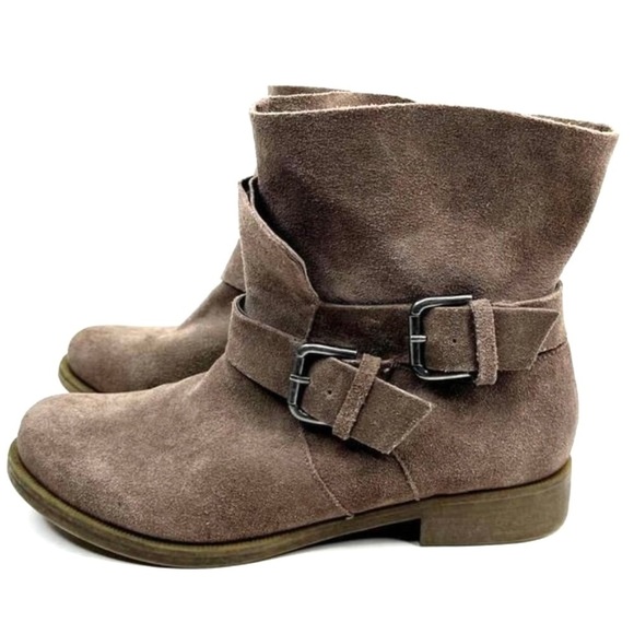 Kenneth Cole Reaction Gurrl Talk Gray Suede Slip On Ankle Boots Booties Size 7.5 - Picture 1 of 8